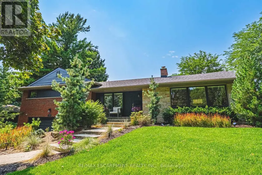 Detached at 794 FALCON BOULEVARD, Burlington