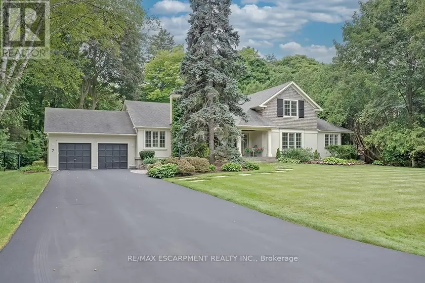 Detached at 7 COLONIAL CRESCENT, Oakville