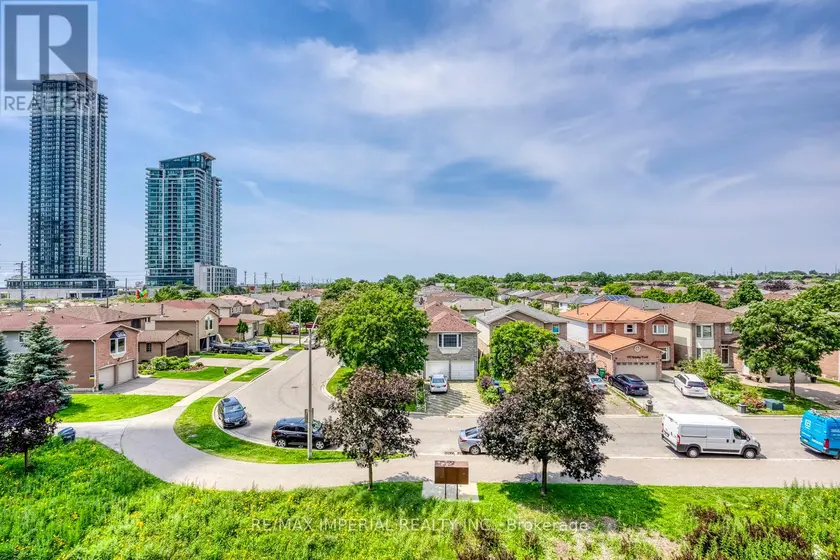 Townhouse at 7 - 4020 PARKSIDE VILLAGE DRIVE, Mississauga