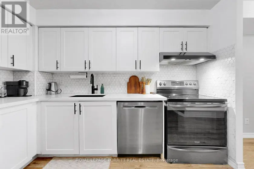 Apartment at 927 - 3888 DUKE OF YORK BOULEVARD, Mississauga