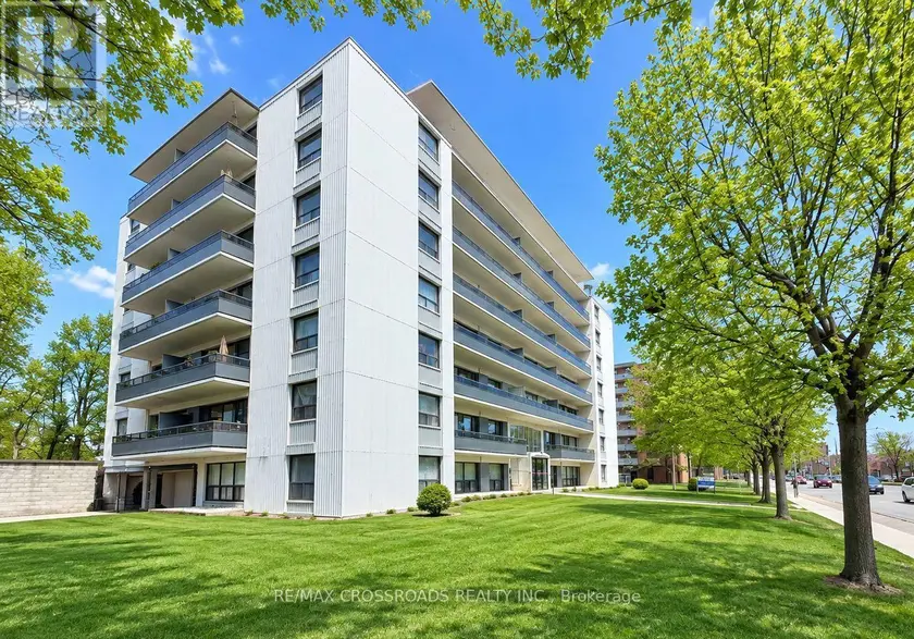 Apartment at 207 - 363 LAKESHORE ROAD E, Mississauga