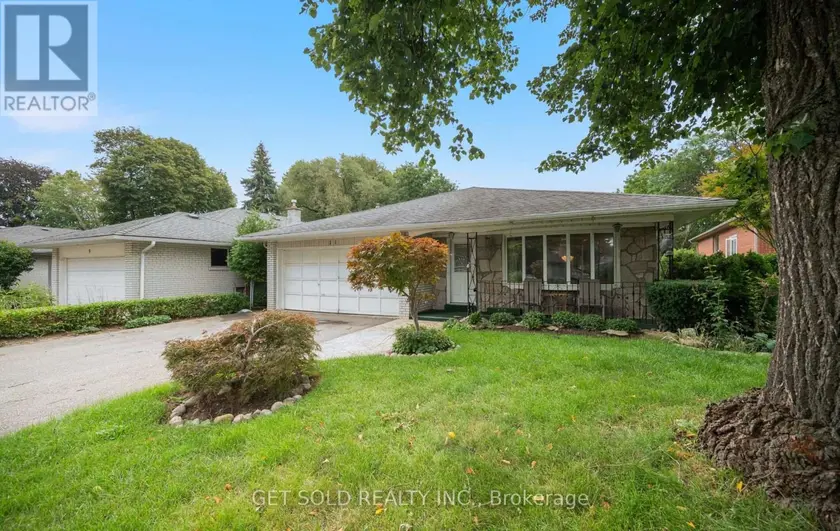 Detached at 11 PARMALEA CRESCENT, Toronto