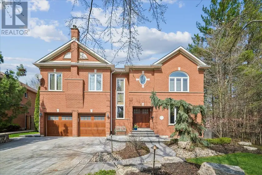 Detached at 2203 WINDING WOODS DRIVE, Oakville