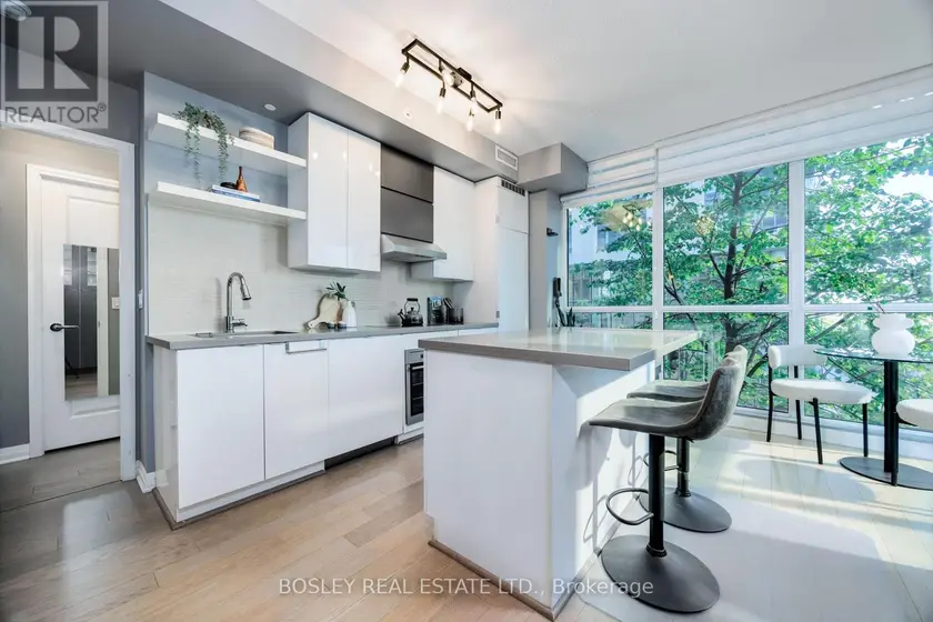 Apartment at 215 - 60 ANNIE CRAIG DRIVE, Toronto