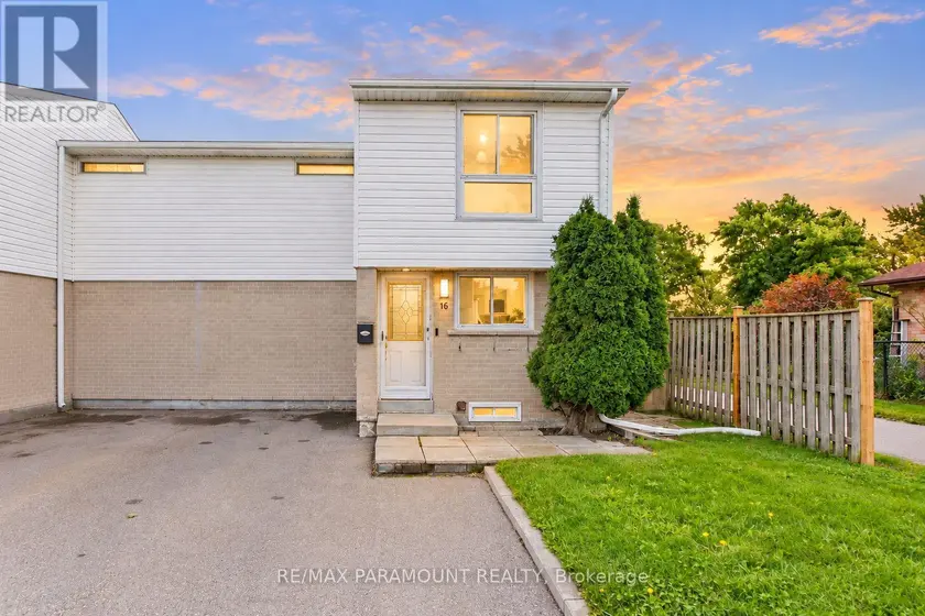 Townhouse at 16 GLENEADEN COURT, Brampton