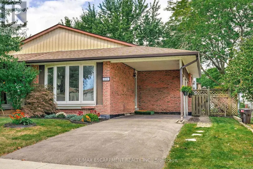 Semi-Detached/Link at 2358 GREENBANK TRAIL, Burlington