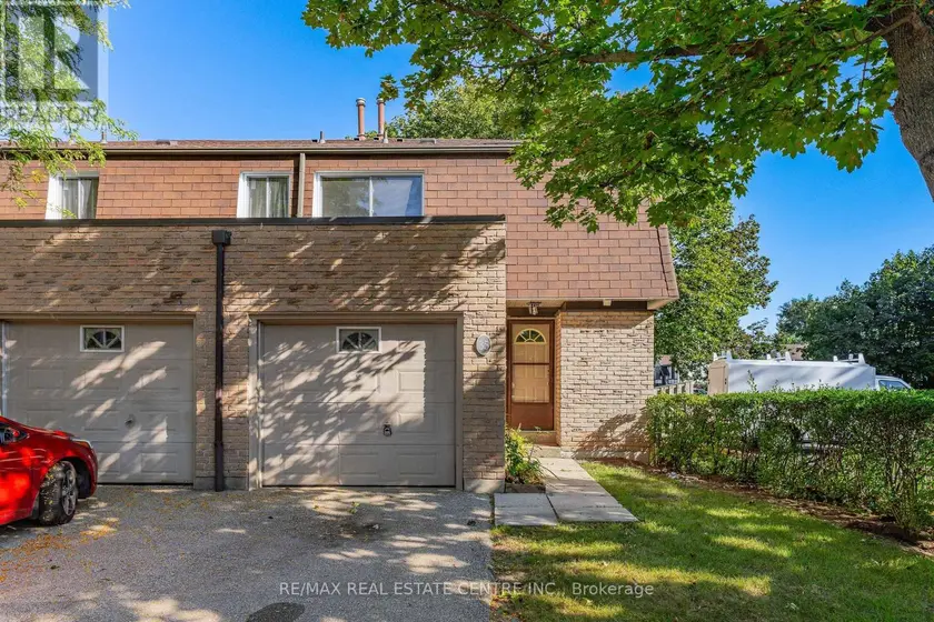 Townhouse at 35 - 660 OXFORD ROAD, Burlington