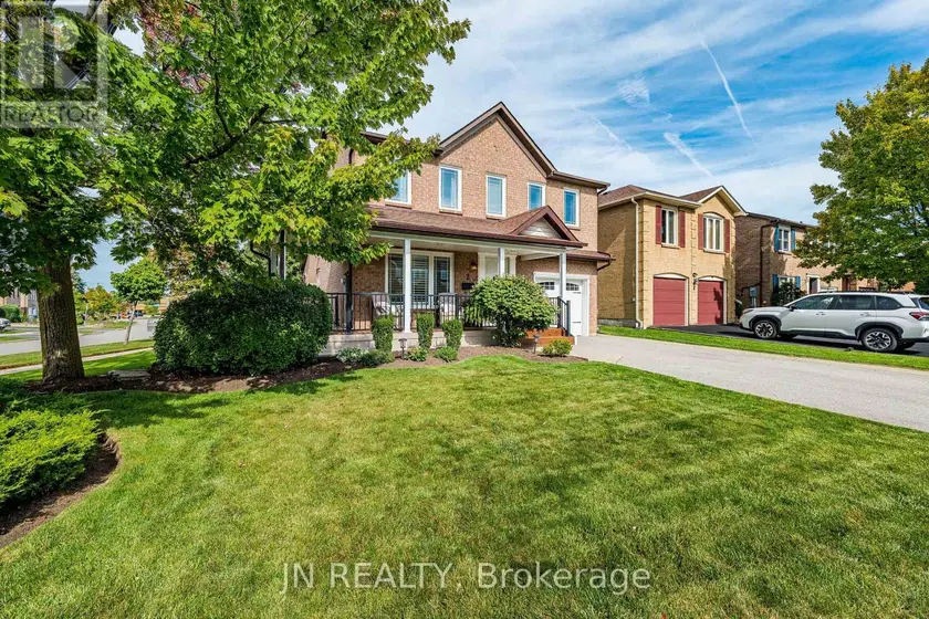 Detached at 2 NIMROD CRESCENT, Brampton