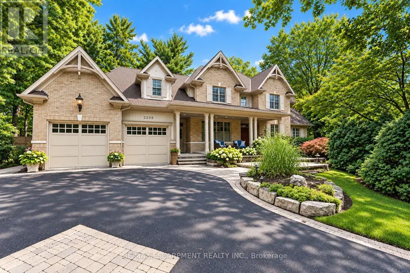 Detached at 2209 PINENEEDLE ROW, Mississauga