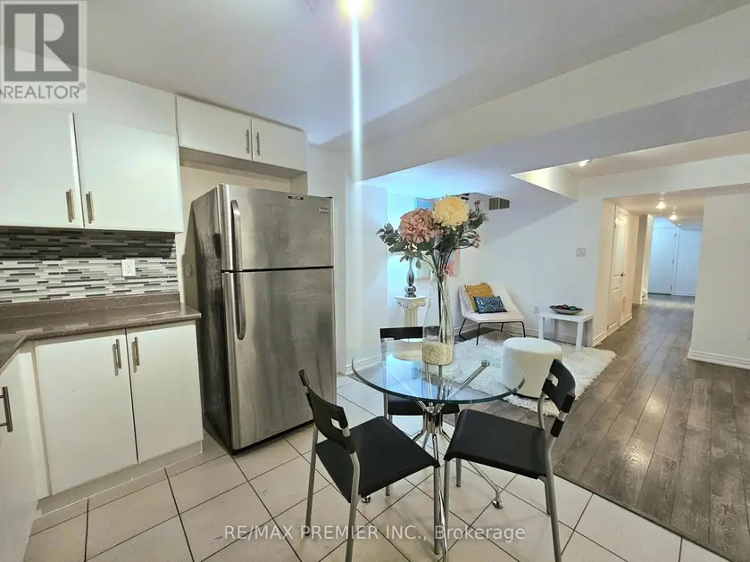 Semi-Detached/Link at BSMT - 3900 ARVONA PLACE, Mississauga