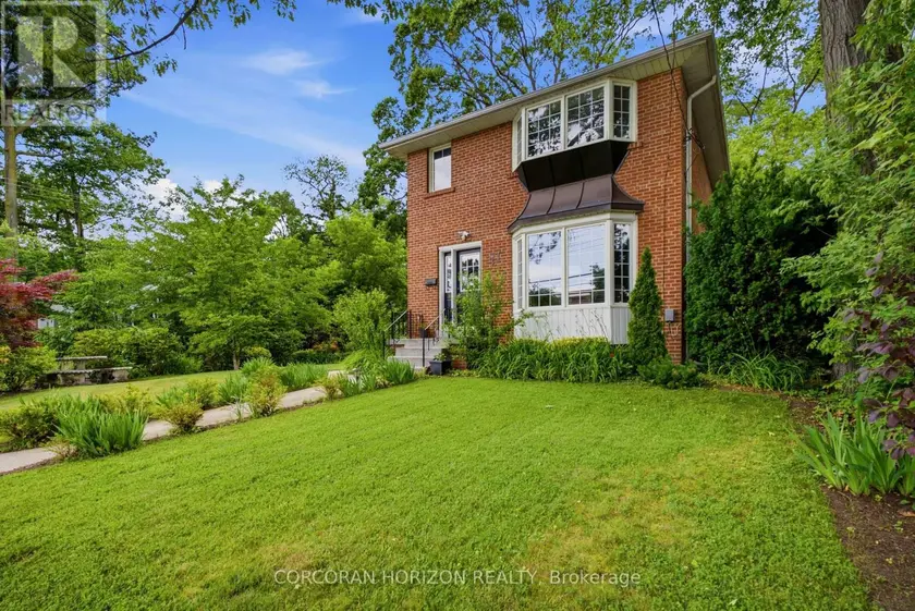 Detached at 77 MINEOLA ROAD E, Mississauga