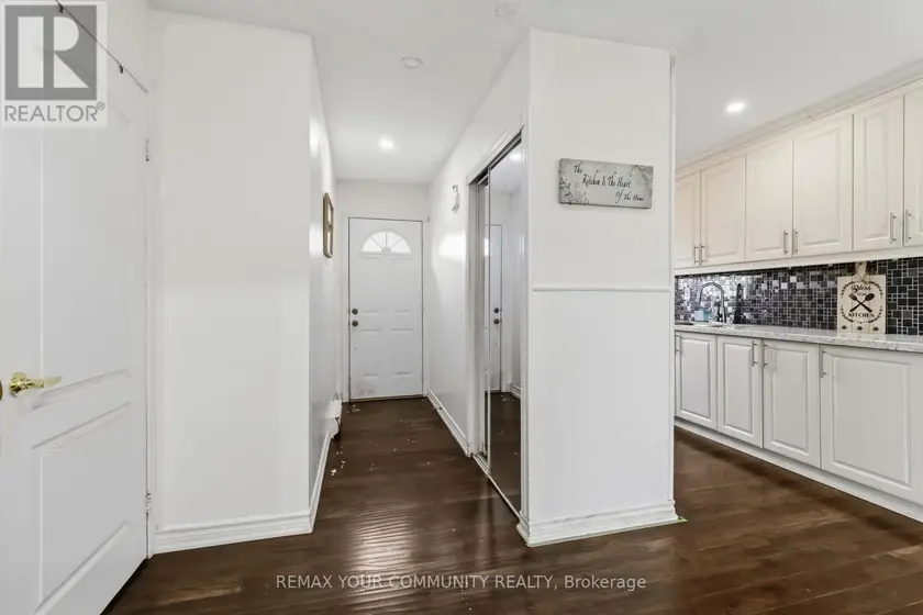 Townhouse at 11 GRANTBROOK COURT, Brampton