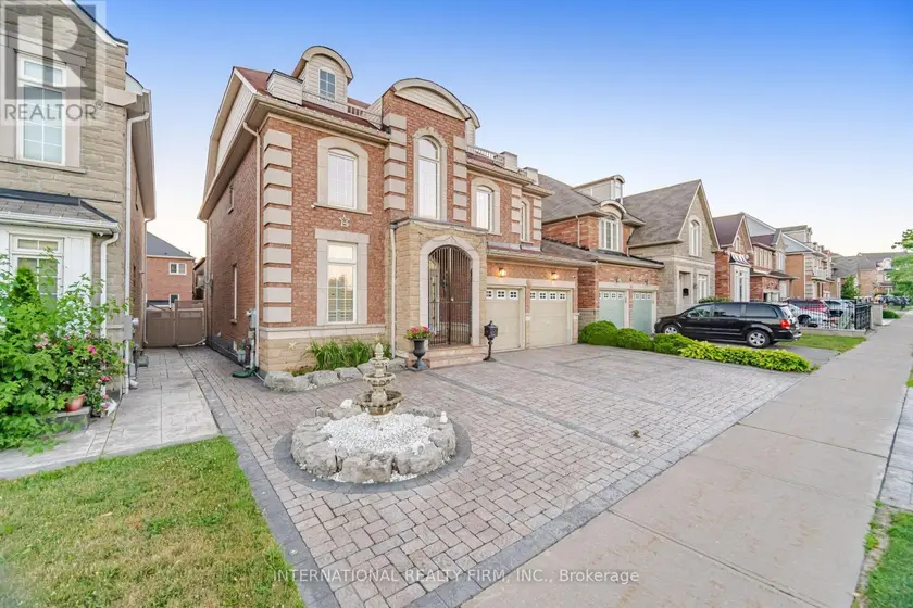Detached at 84 FRED YOUNG DRIVE, Toronto