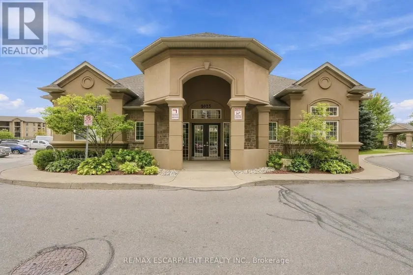 Apartment at 306 - 2055 APPLEBY LINE, Burlington