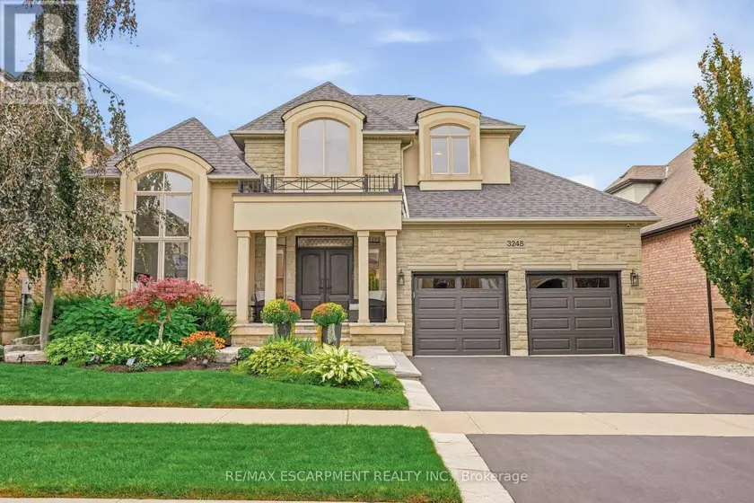 Detached at 3248 RIBBLE CRESCENT, Oakville