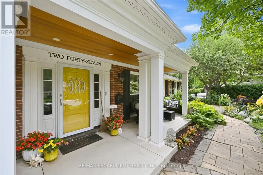 Detached at 247 LINWOOD CRESCENT, Burlington