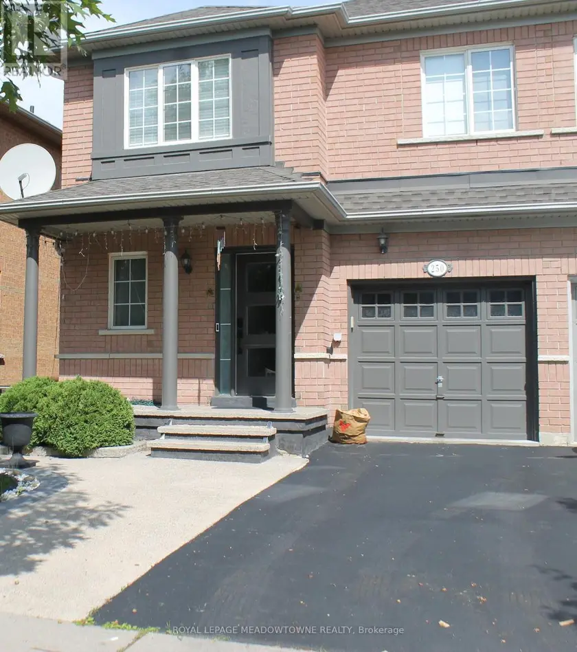 Semi-Detached/Link at 250 PETTIGREW TRAIL, Milton