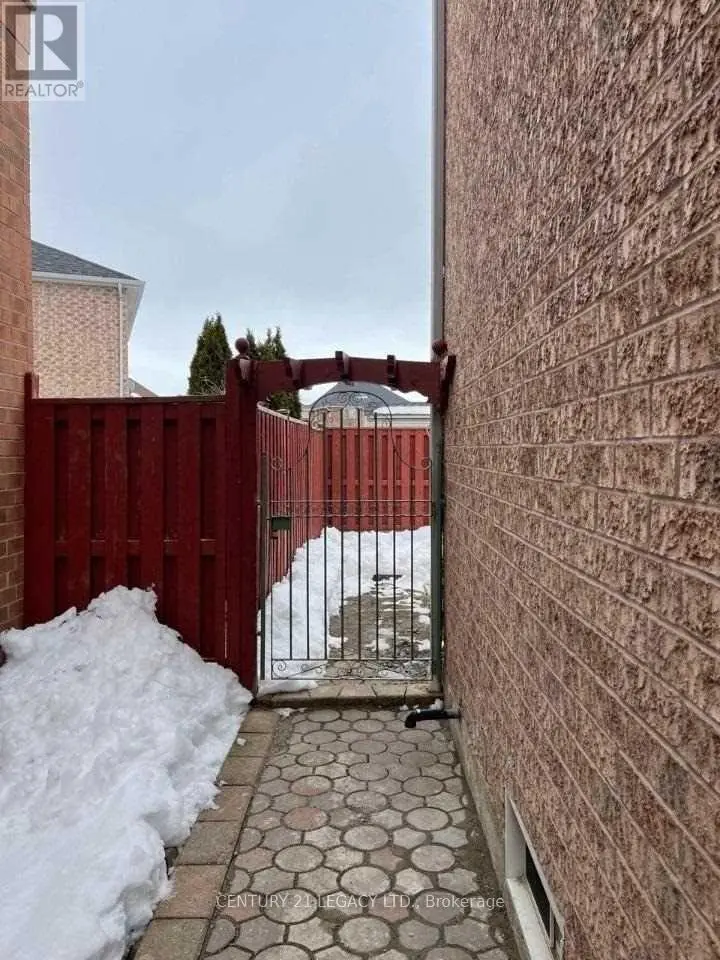 Detached at 82 FERNCROFT PLACE E, Brampton