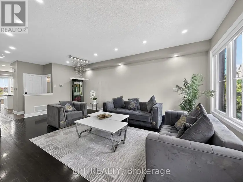 Townhouse at 44 CEDAR LAKE CRESCENT, Brampton