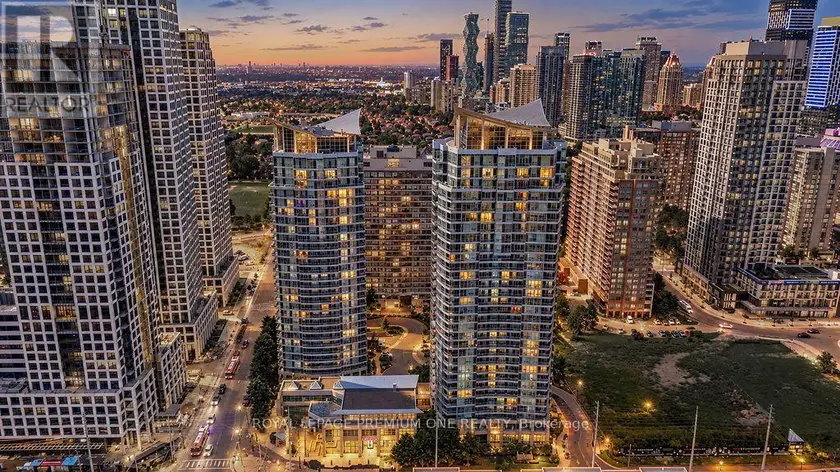 Apartment at 611 - 33 ELM DRIVE W, Mississauga