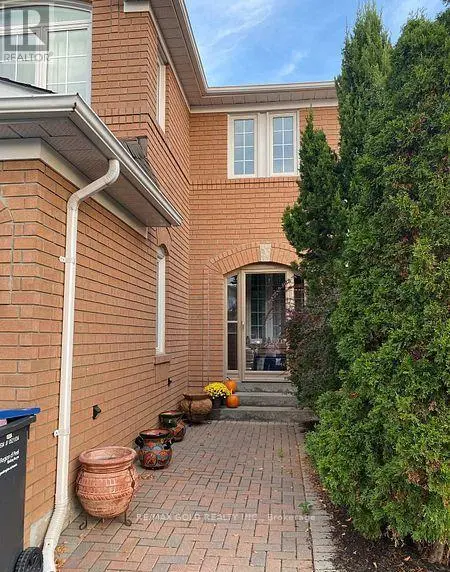 Semi-Detached/Link at 39 FIDDLENECK CRESCENT, Brampton