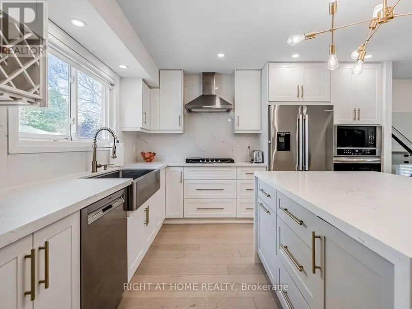 Detached at 883 FRANCIS ROAD, Burlington