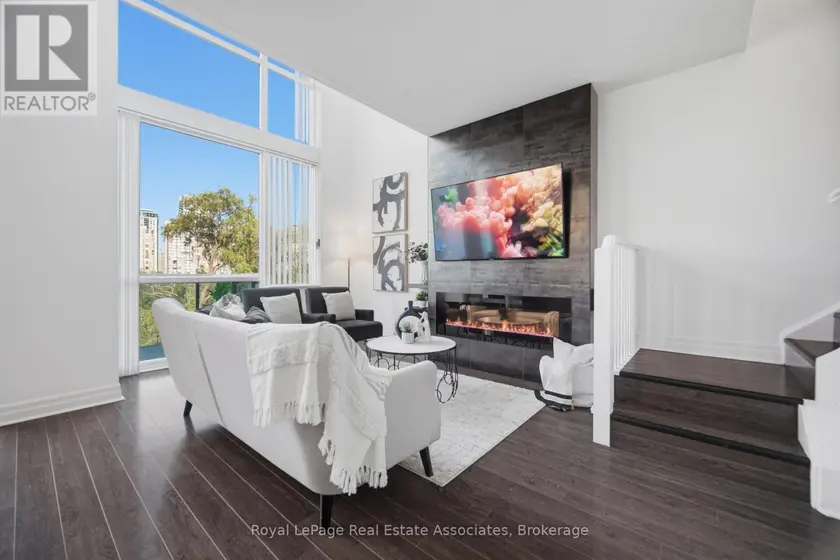 Apartment at 305 - 220 BURNHAMTHORPE ROAD W, Mississauga