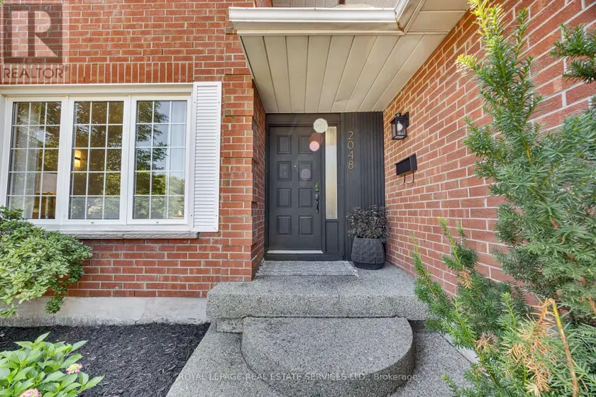 Detached at 2048 SIXTH LINE, Oakville
