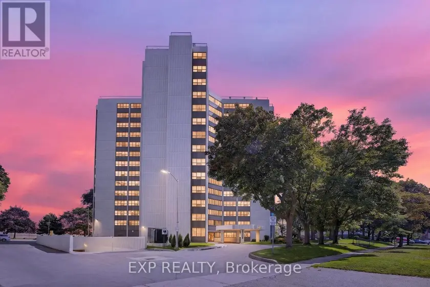Apartment at 808 - 2323 CONFEDERATION PARKWAY, Mississauga