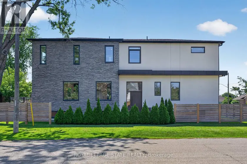 Detached at 1047 MEREDITH AVENUE, Mississauga