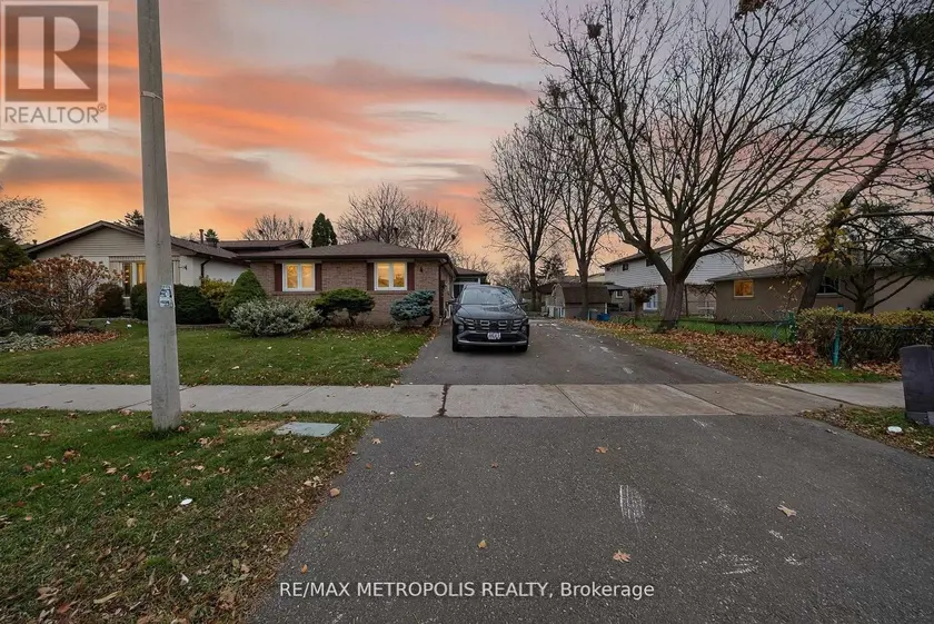 Detached at BSMT - 6 MADOC DRIVE, Brampton