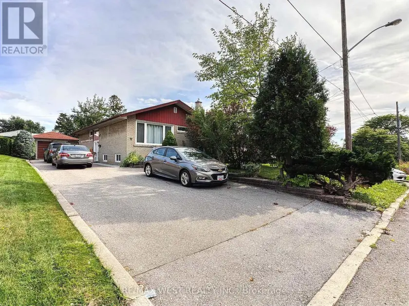 Detached at LOWER LEVEL - 31 VALENCIA CRESCENT, Toronto