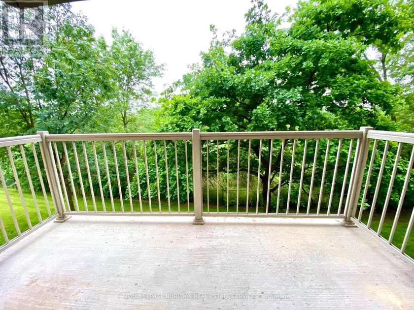Apartment at 209 - 1450 BISHOPS GATE, Oakville