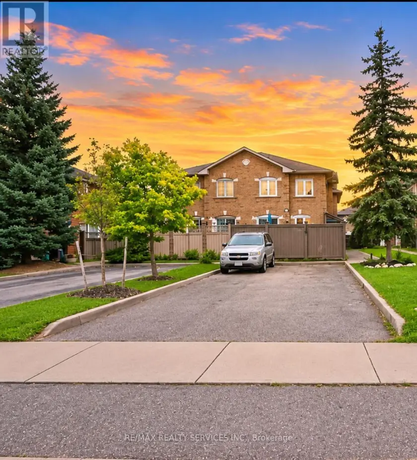 Townhouse at 121 PRESSED BRICK DRIVE, Brampton