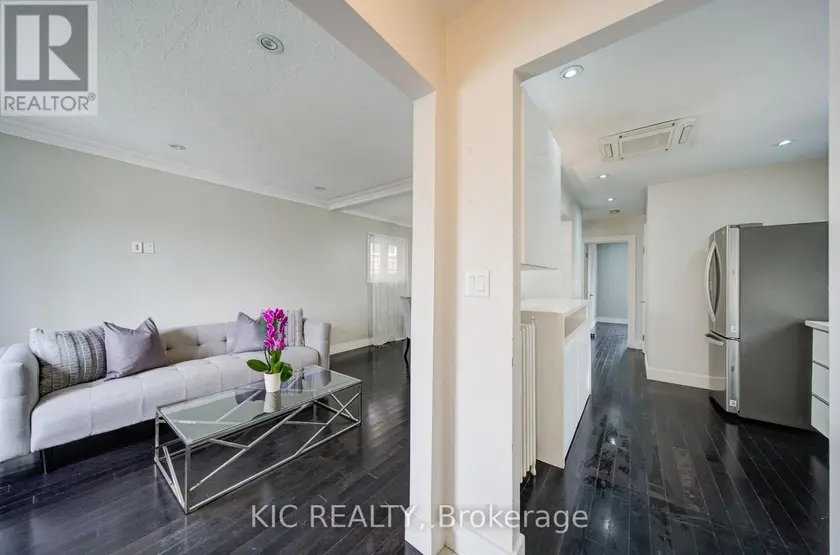 Detached at 35 MONTCALM AVENUE NW, Toronto