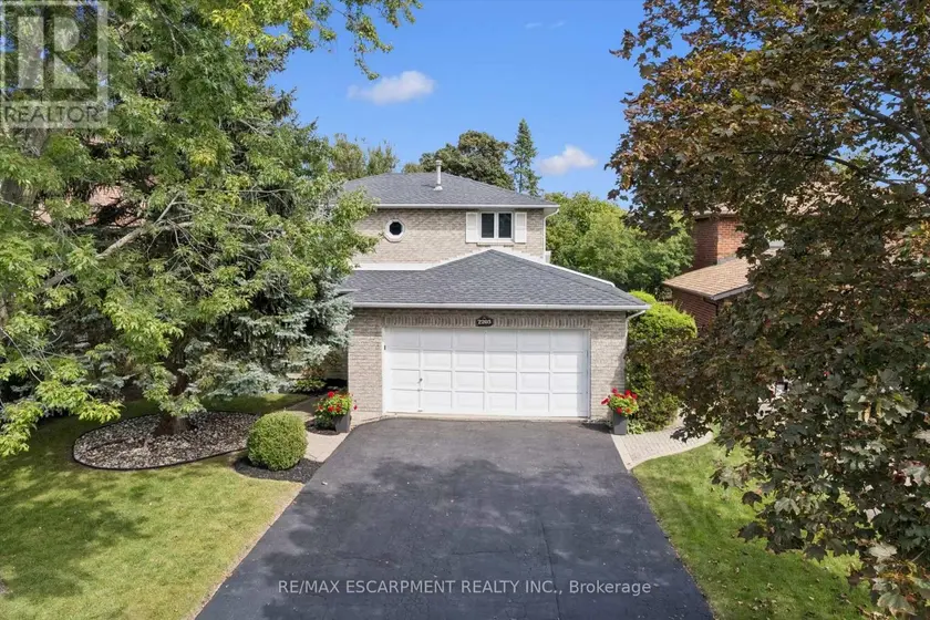 Detached at 2203 ROBIN DRIVE, Mississauga
