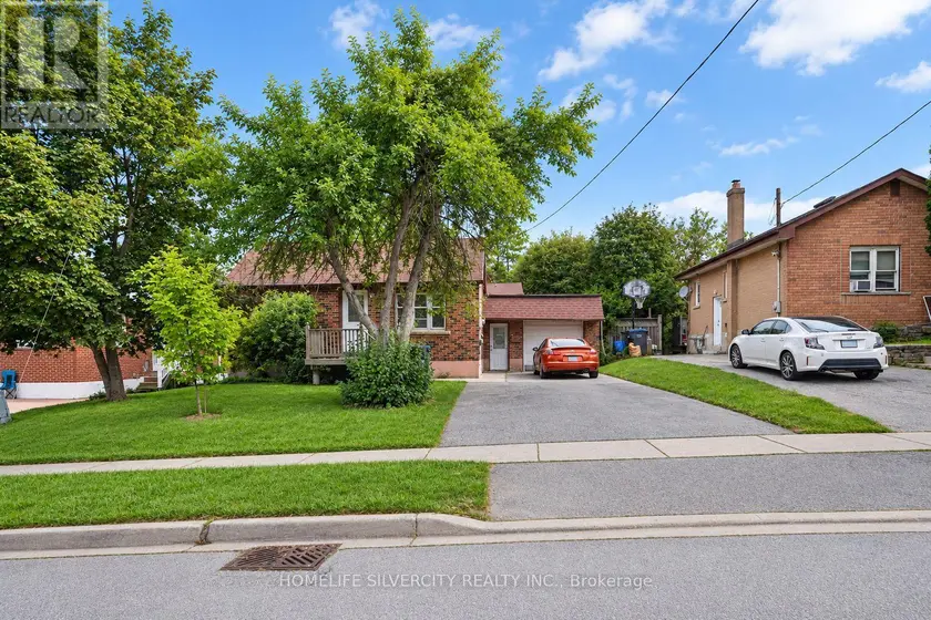 Detached at 30 WOODWARD AVENUE, Brampton