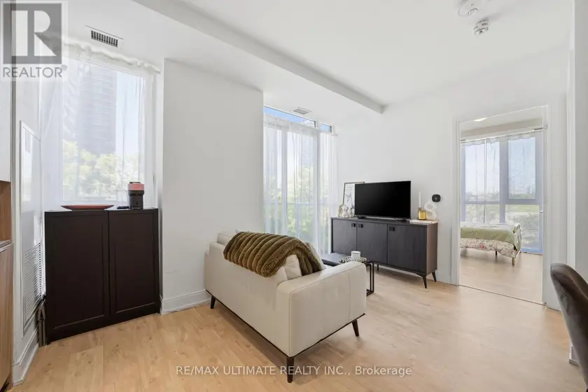 Apartment at 402 - 70 ANNIE CRAIG DRIVE, Toronto