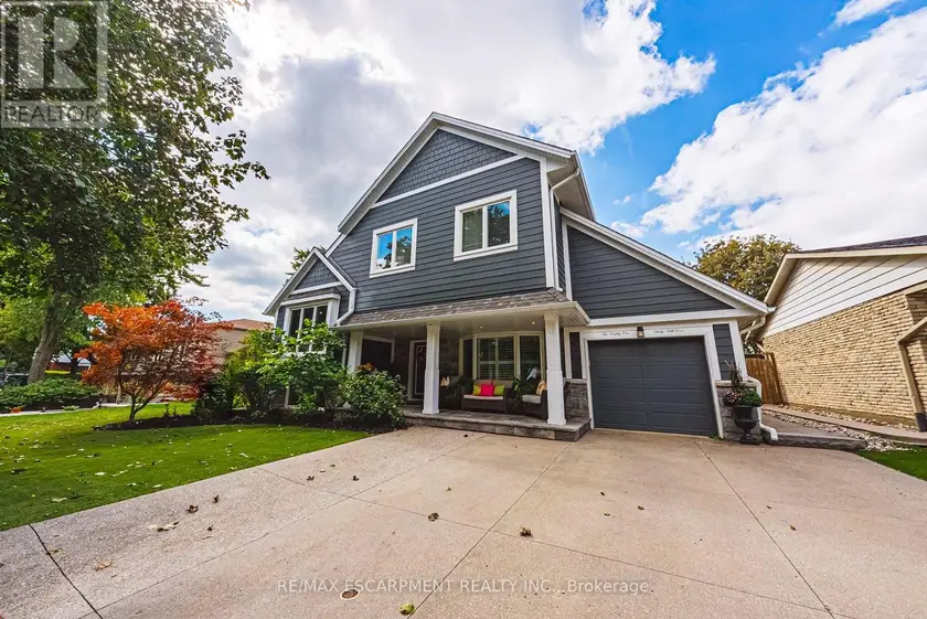 Detached at 581 HOLLY HILL CRESCENT, Burlington