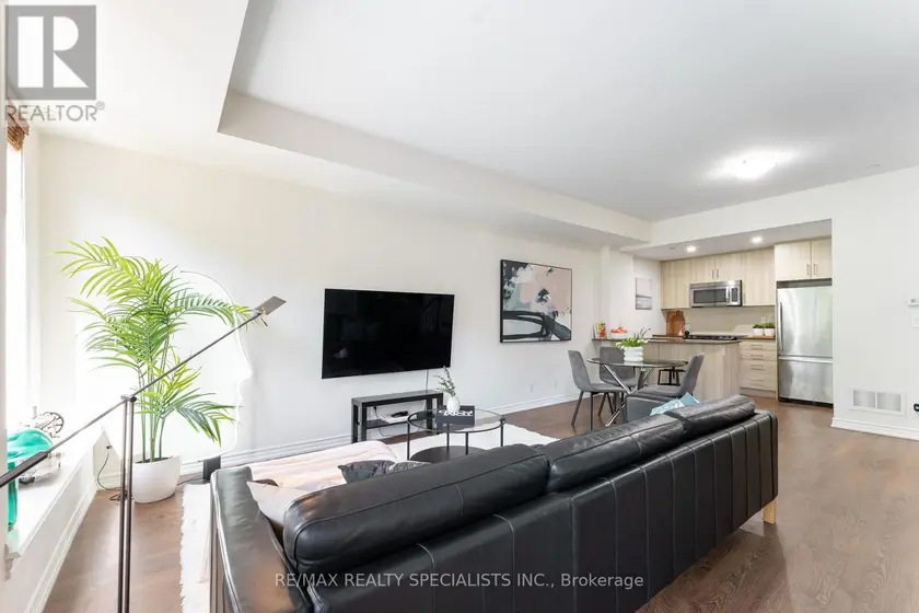 Townhouse at 34 - 120 TWENTY FOURTH STREET, Toronto