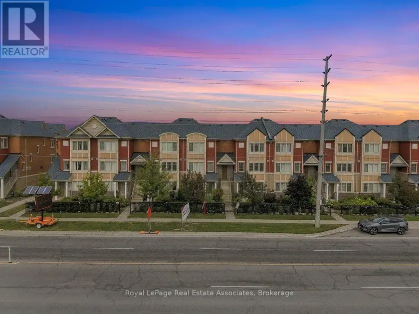 Townhouse at 16 - 3975 EGLINTON AVENUE W, Mississauga
