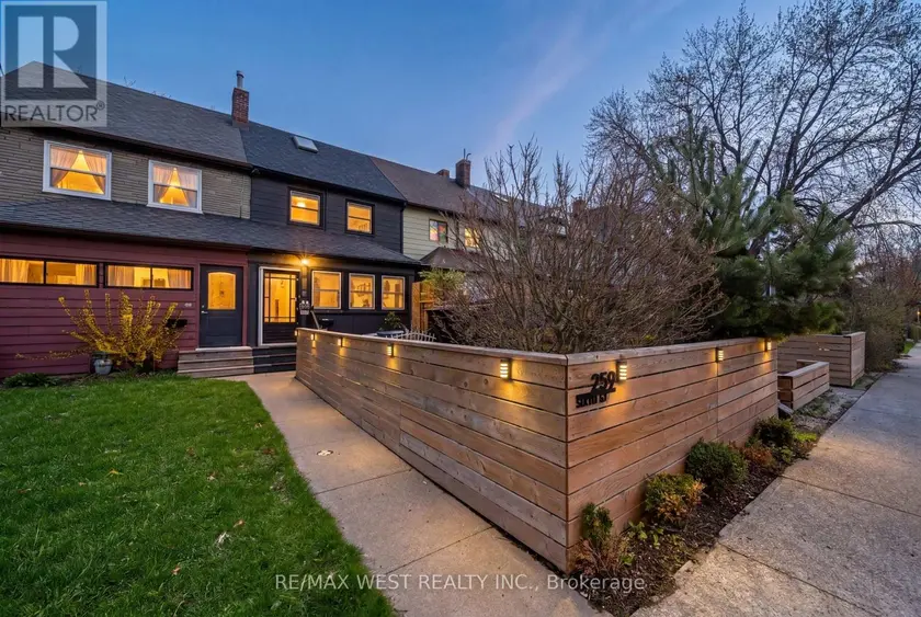 Townhouse at 259 SIXTH STREET, Toronto