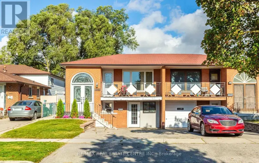 Semi-Detached/Link at 879 CONSORT CRESCENT, Mississauga