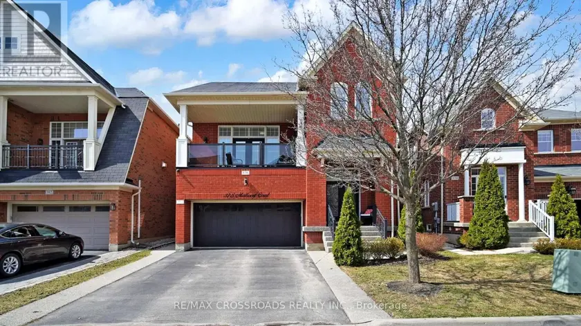 Detached at 378 MALBOEUF COURT, Milton