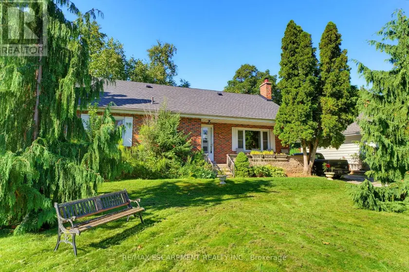Detached at 940 HARVEY PLACE, Burlington