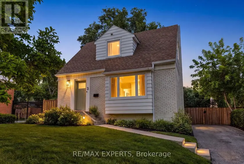 Detached at 3 GREENACRES ROAD, Toronto