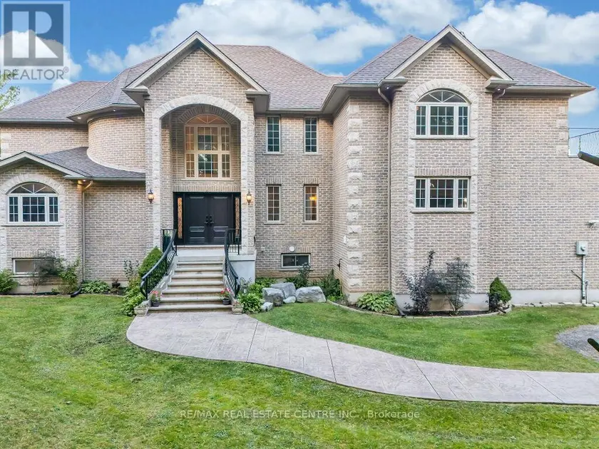 Detached at 12601 NASSAGAWEYA PUSLINCH TLINE, Milton