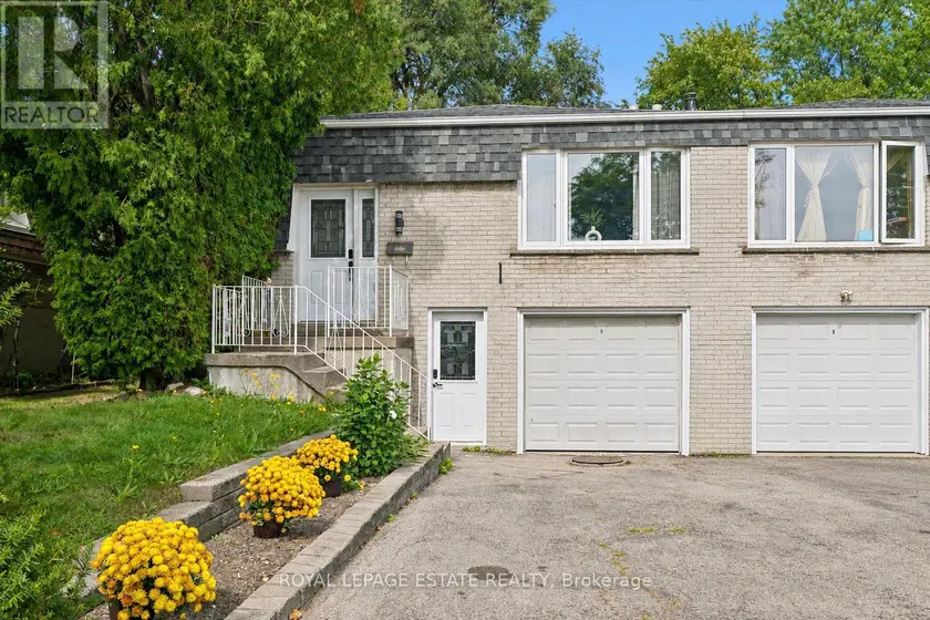 Semi-Detached/Link at 3325 STRABANE DRIVE, Mississauga