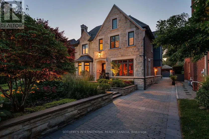 Detached at 50 QUEEN MARYS DRIVE, Toronto