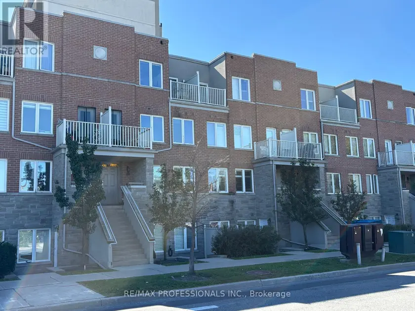 Townhouse at 104 - 5 RICHGROVE DRIVE E, Toronto